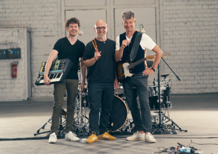 20260306 JN210 ClausHesslerTriad web